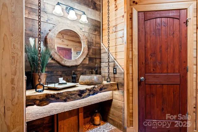 $1,175,000 | 110 Mountain Crest Drive South, Marion, NC 28752