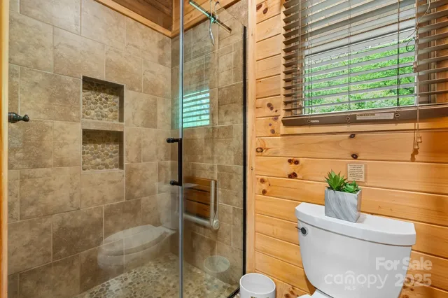 $1,175,000 | 110 Mountain Crest Drive South, Marion, NC 28752