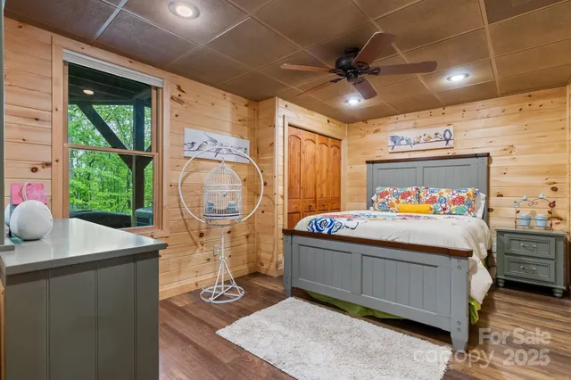 $1,175,000 | 110 Mountain Crest Drive South, Marion, NC 28752