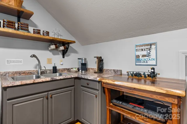 $1,175,000 | 110 Mountain Crest Drive South, Marion, NC 28752