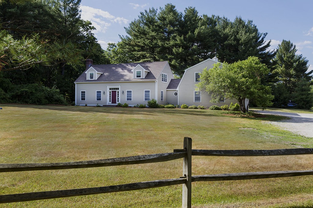 347 Littleton Road Harvard, MA 01451 - Photo 1 of 19 Gallery Image 1