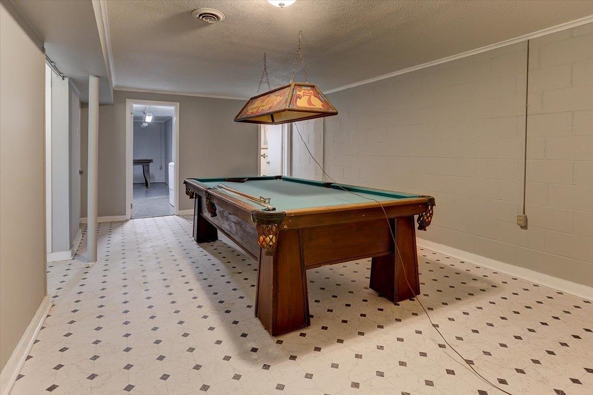 3263 Glen Logan Road Memphis, TN 38134 - Photo 28 of 40 a room with a table and a mirror