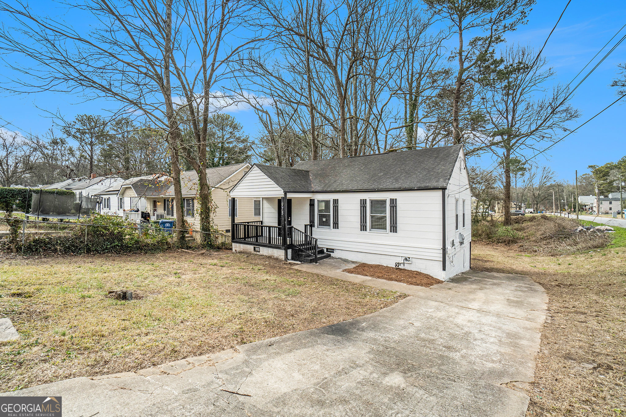 973 Lawton Street Southwest Atlanta, GA 30310 - Photo 3 of 25