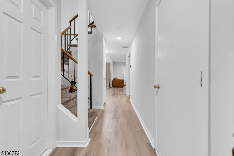 213 Longview Road Bridgewater, NJ 08807 - Photo 8 of 47