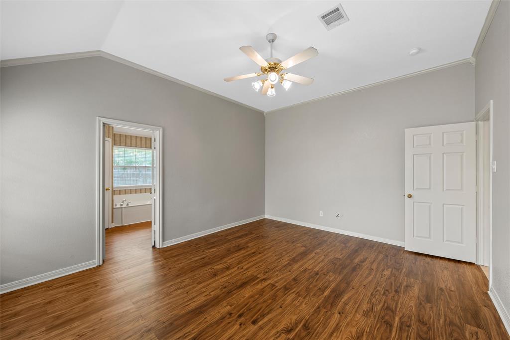 1041 Cheyenne Trail Hewitt, TX 76643 - Photo 12 of 37