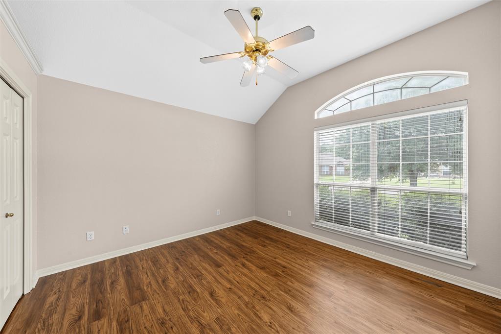 1041 Cheyenne Trail Hewitt, TX 76643 - Photo 17 of 37