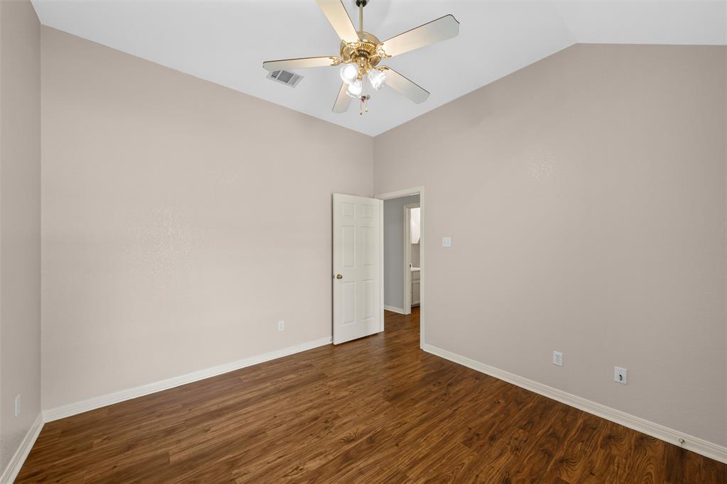 1041 Cheyenne Trail Hewitt, TX 76643 - Photo 21 of 37