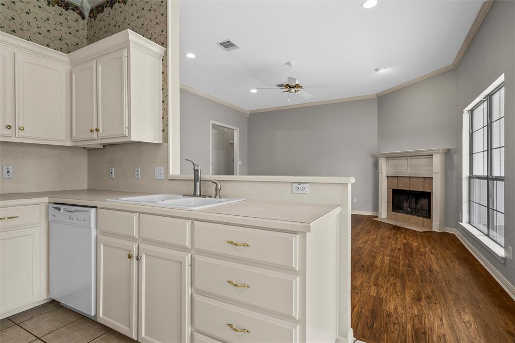 1041 Cheyenne Trail Hewitt, TX 76643 - Photo 10 of 37