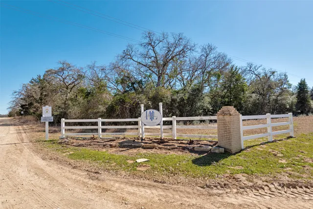 $380,000 | 18 East Trail, Normangee, TX 77871