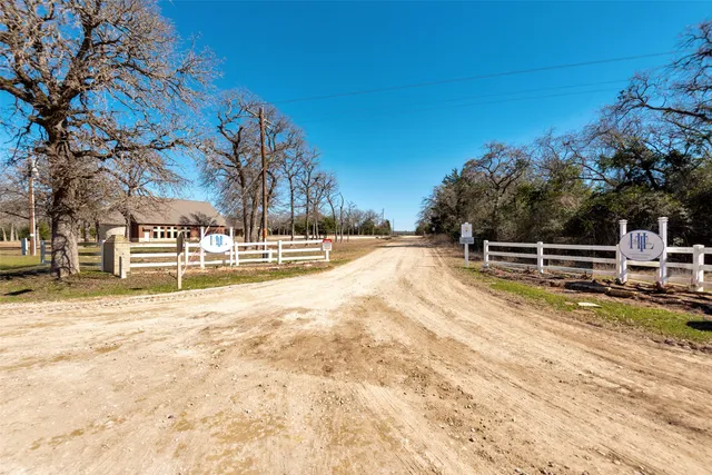 $380,000 | 18 East Trail, Normangee, TX 77871