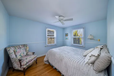 $938,000 | 541 Park Row, Glen Ellyn, IL 60137