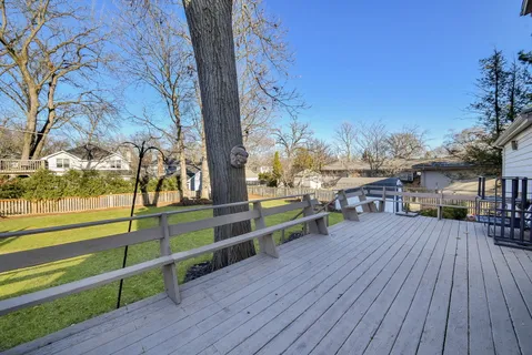 $938,000 | 541 Park Row, Glen Ellyn, IL 60137