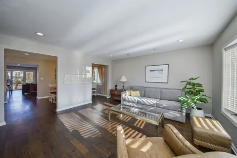 $938,000 | 541 Park Row, Glen Ellyn, IL 60137