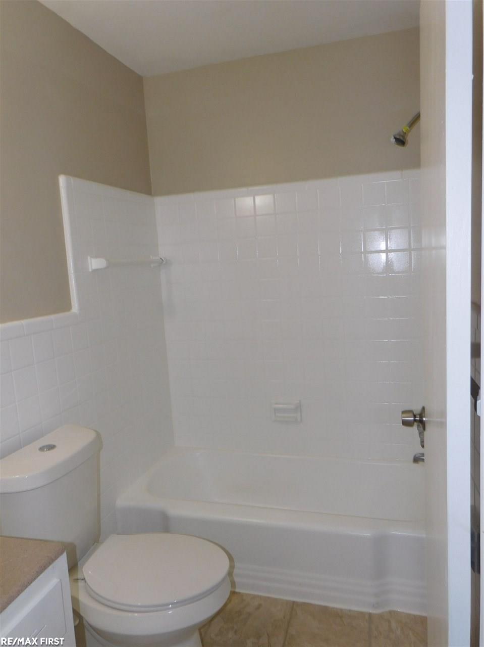 23371 Kelly Road, Unit 6 Eastpointe, MI 48021 - Photo 5 of 15