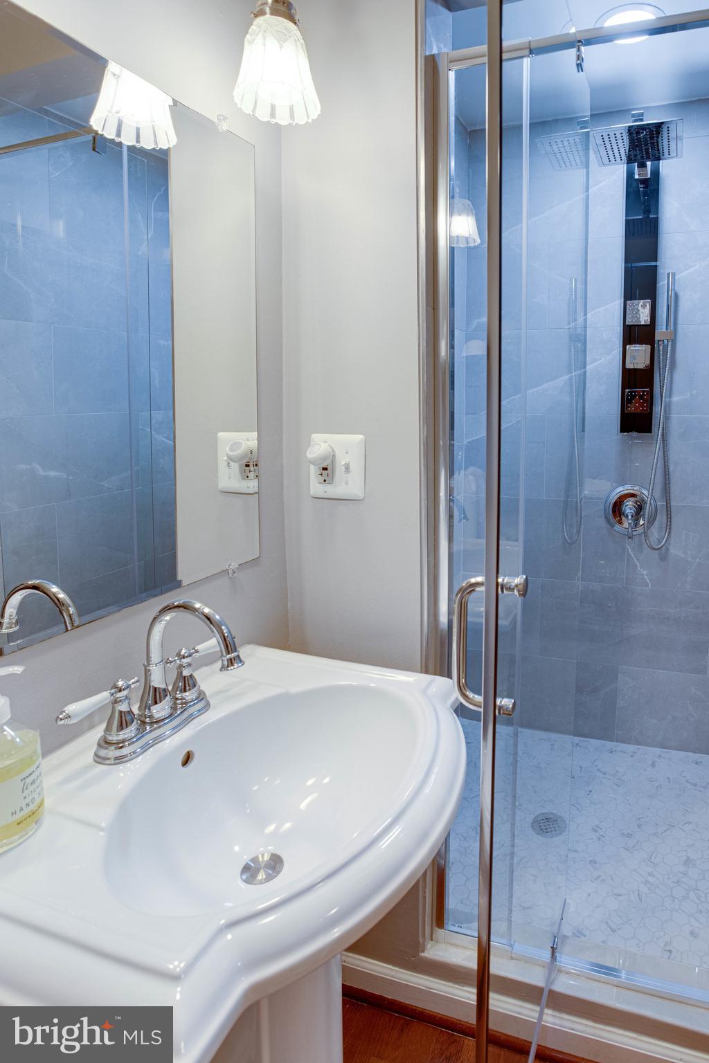 11946 Appling Valley Road Fairfax, VA 22030 - Photo 22 of 58 Main floor shower room