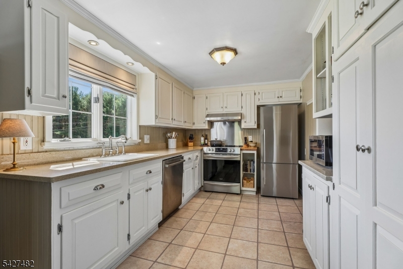 169 Stanton Road Flemington, NJ 08822 - Photo 10 of 38