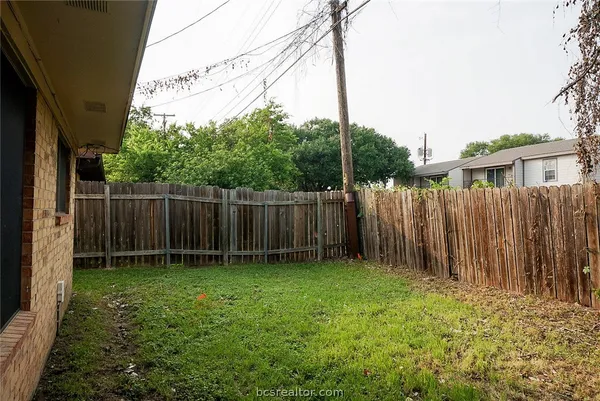 $1,000 | 1809 Wilde Oak Circle, Unit A, Bryan, TX 77802