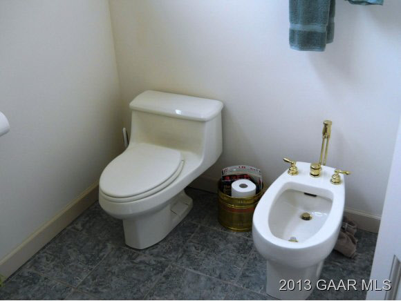 2209 Old Greenville Road Staunton, VA 24401 - Photo 16 of 36 Gallery Image 16
