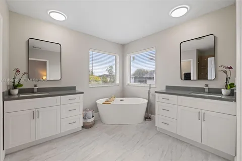 $925,000 | 3122 Southwest 144th Place, Miami, FL 33175