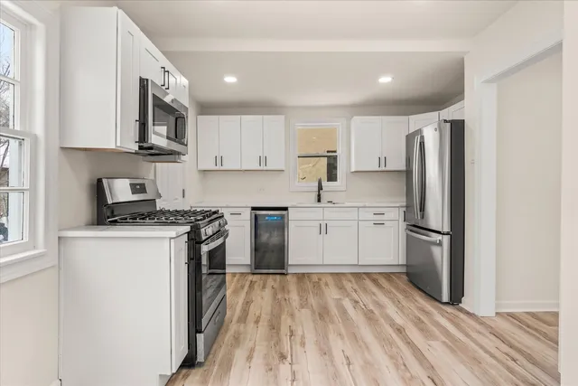 $269,900 | 332 North Avenue, Aurora, IL 60505