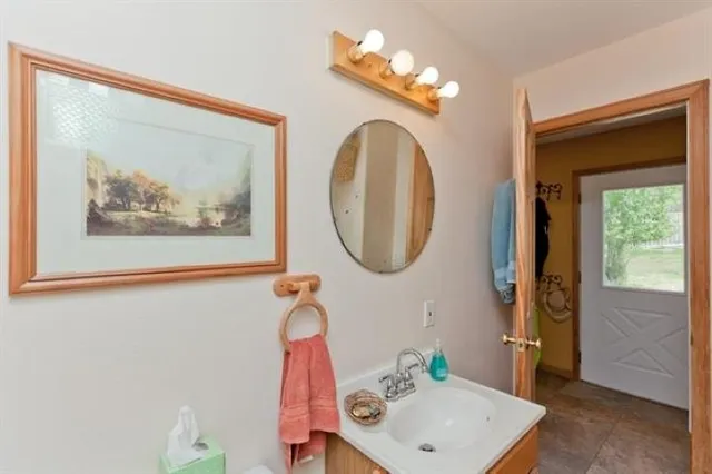 a view of a storage & utility room with washer and dryer