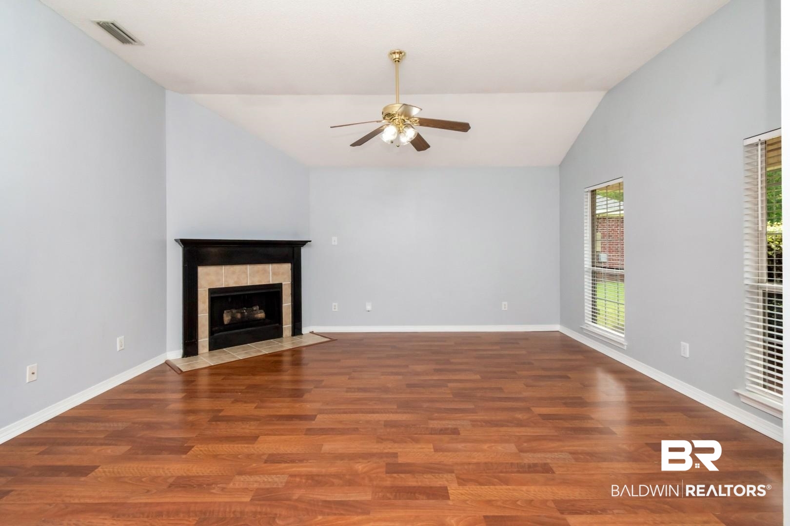 2136 Spring Grove Court Mobile, AL 36695 - Photo 4 of 38 Living room