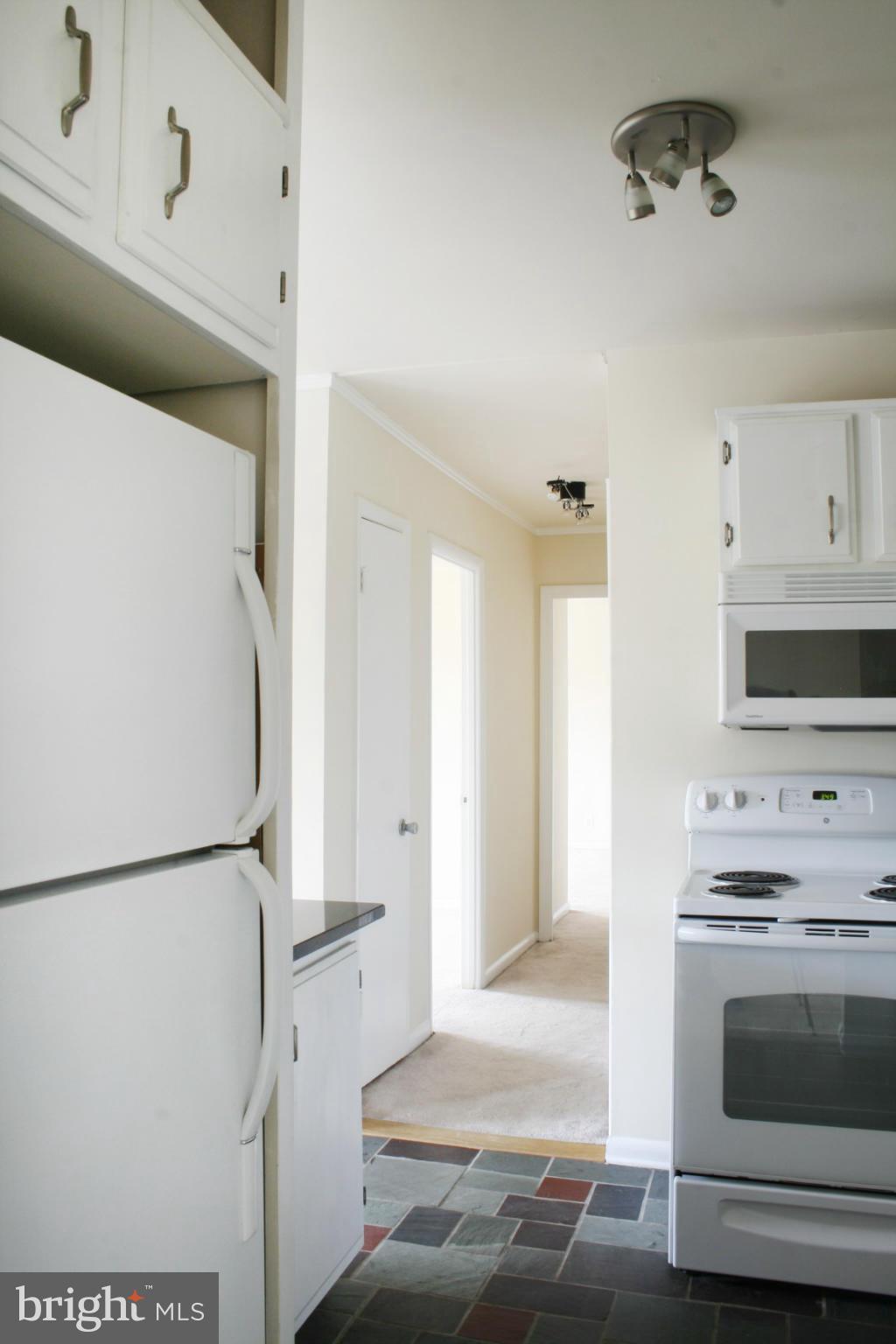 6280 Edsall Road, Unit 403 Alexandria, VA 22312 - Photo 11 of 30 Kitchen