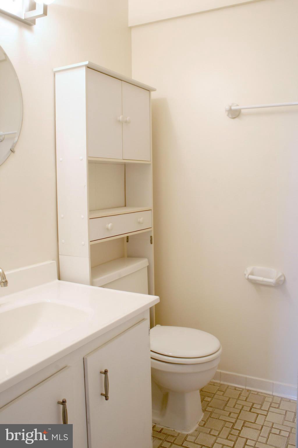 6280 Edsall Road, Unit 403 Alexandria, VA 22312 - Photo 22 of 30 Bath