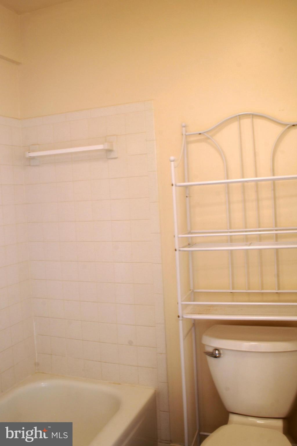 6280 Edsall Road, Unit 403 Alexandria, VA 22312 - Photo 23 of 30 Bath