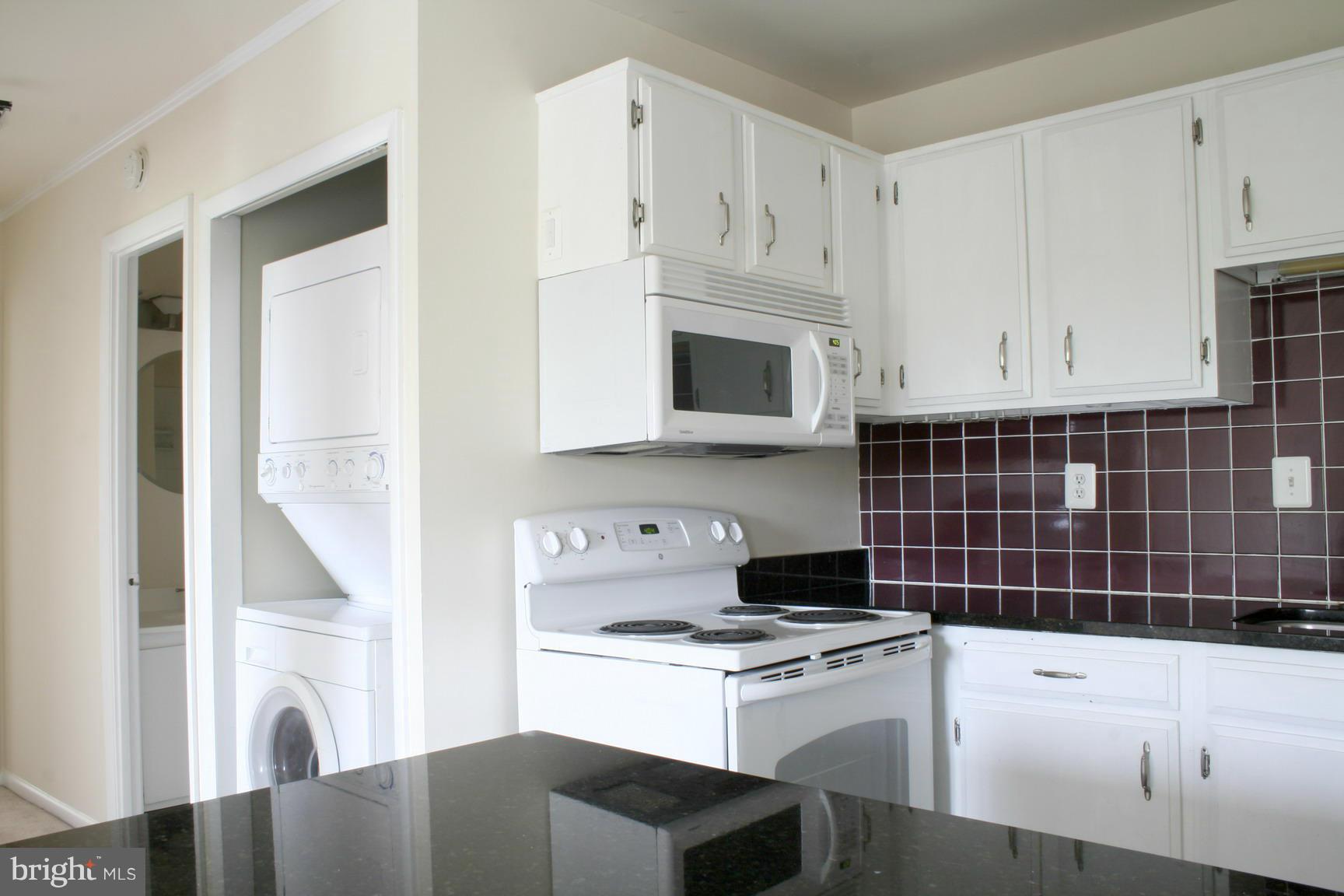 6280 Edsall Road, Unit 403 Alexandria, VA 22312 - Photo 10 of 30 Kitchen