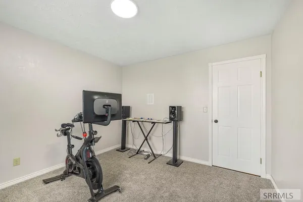 $750,000 | 9898 North 35th West, Idaho Falls, ID 83402