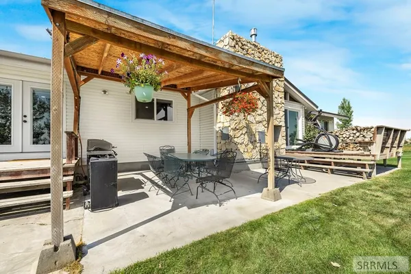 $750,000 | 9898 North 35th West, Idaho Falls, ID 83402