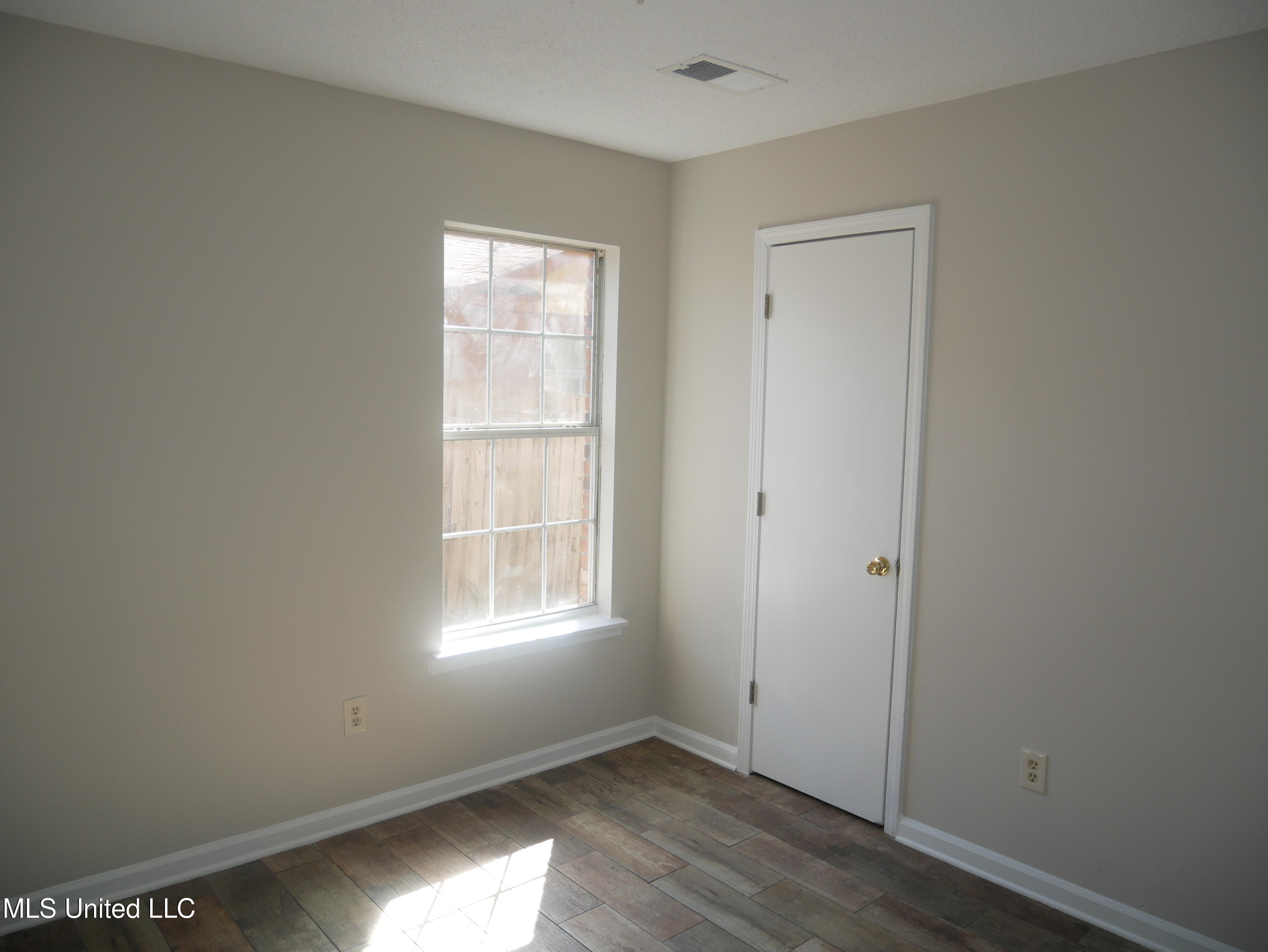 354 Darrell Cove Hernando, MS 38632 - Photo 11 of 14 P1070438