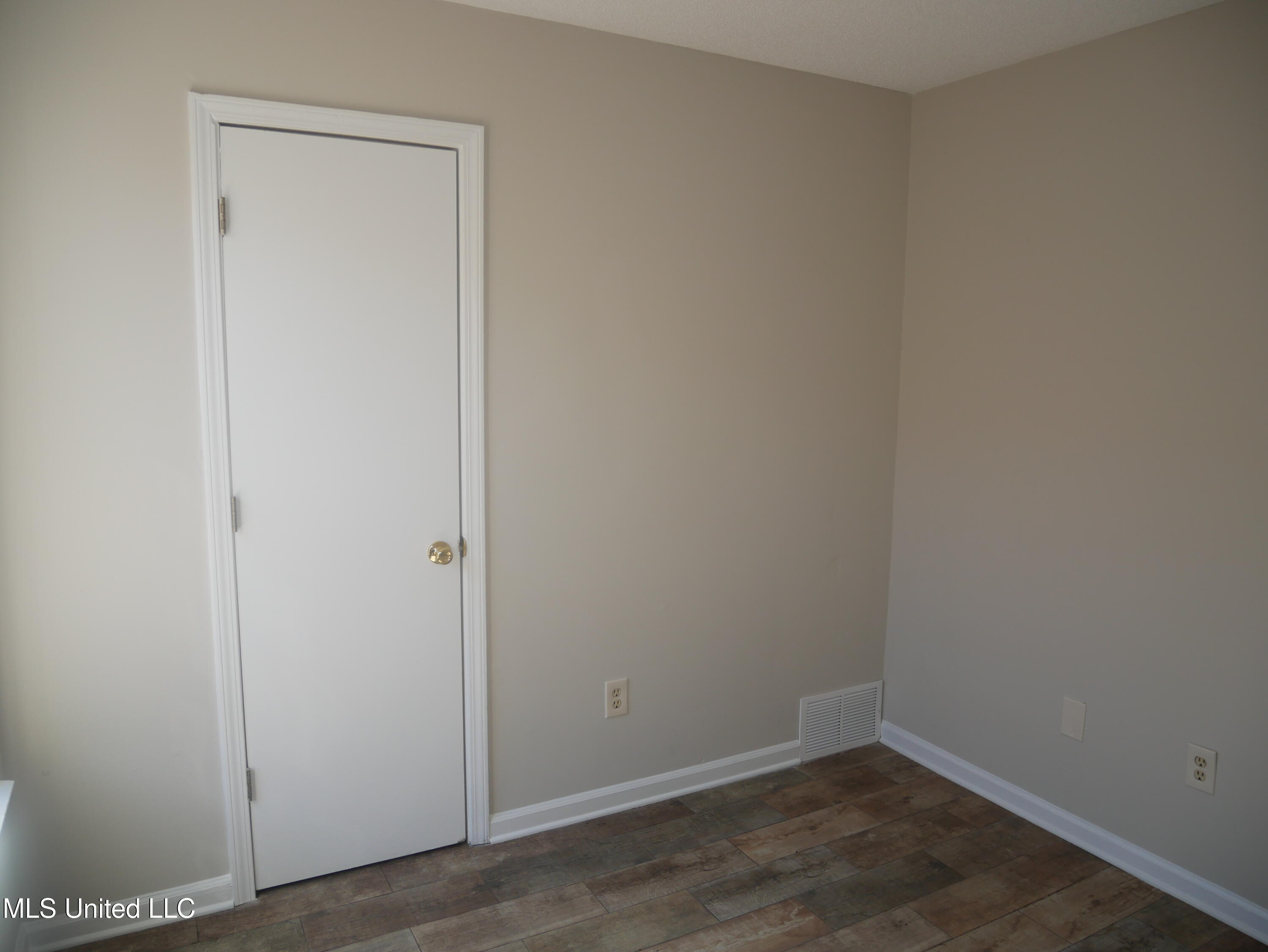 354 Darrell Cove Hernando, MS 38632 - Photo 12 of 14 P1070439