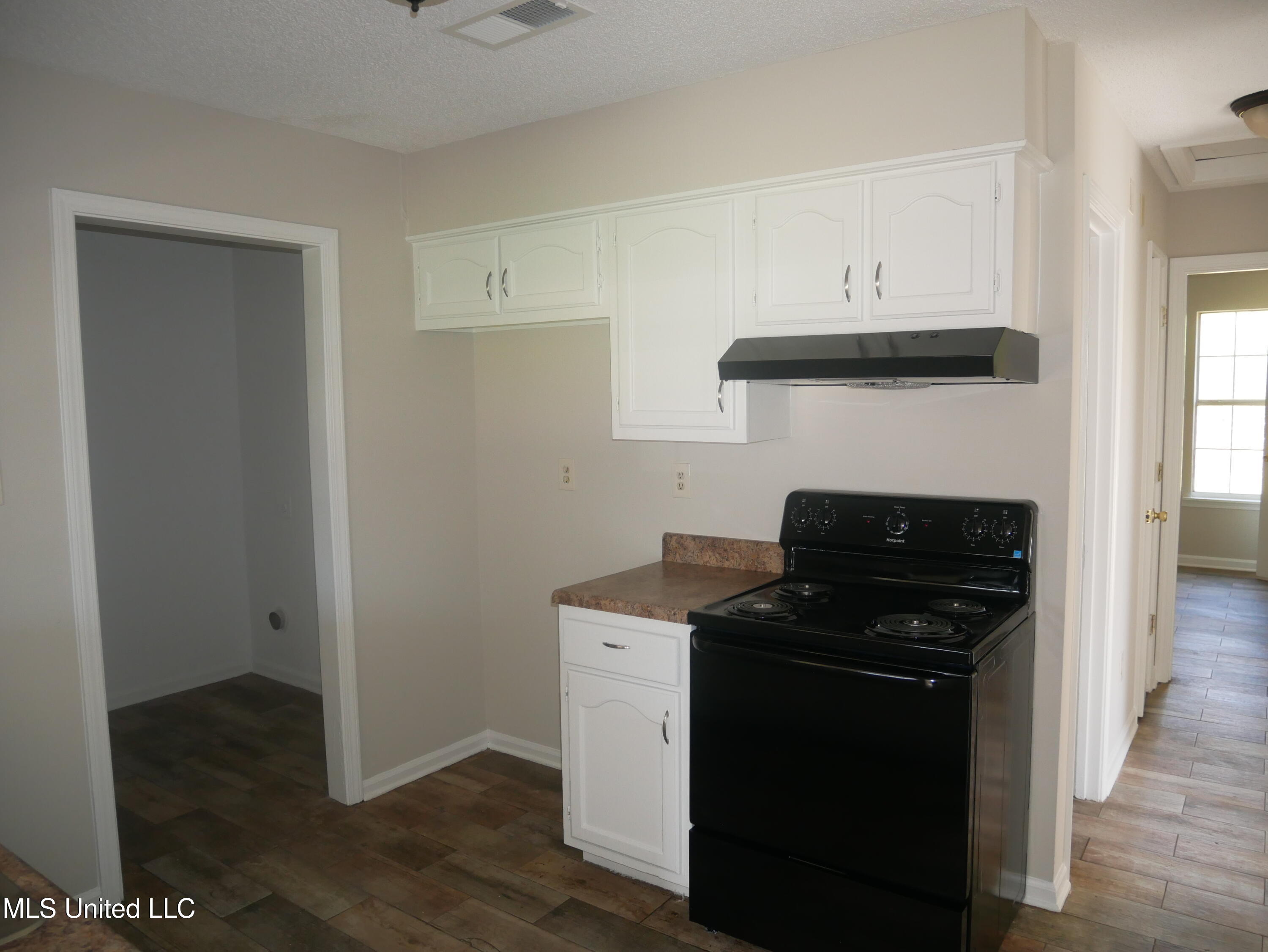 354 Darrell Cove Hernando, MS 38632 - Photo 6 of 14 P1070435