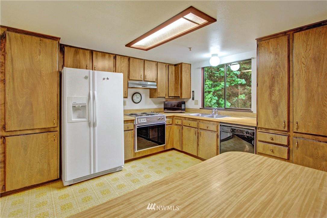 19812 Southeast 192nd Street Renton, WA 98058 - Photo 7 of 25