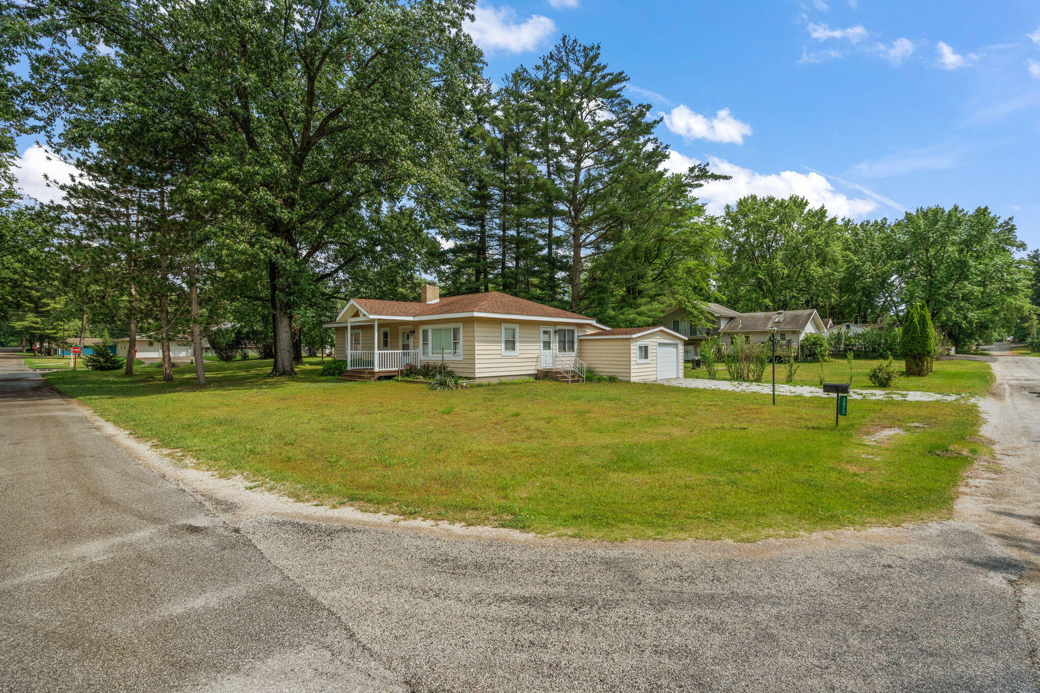 3872 South Hillcrest Road Knox, IN 46534 - Photo 16 of 32 2048x1365