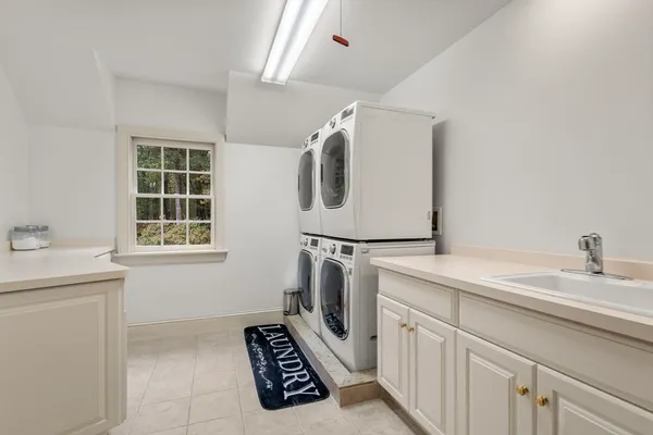 $3,249,500 | 137 Lake Street, Sherborn, MA 01770