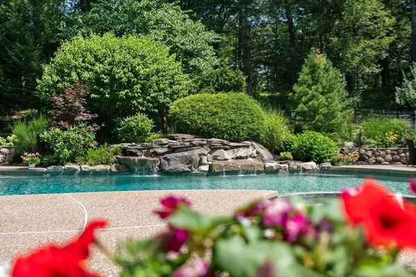 $3,249,500 | 137 Lake Street, Sherborn, MA 01770