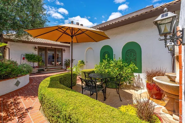 $1,150,000 | 375 Las Casitas Court, Sonoma, CA 95476
