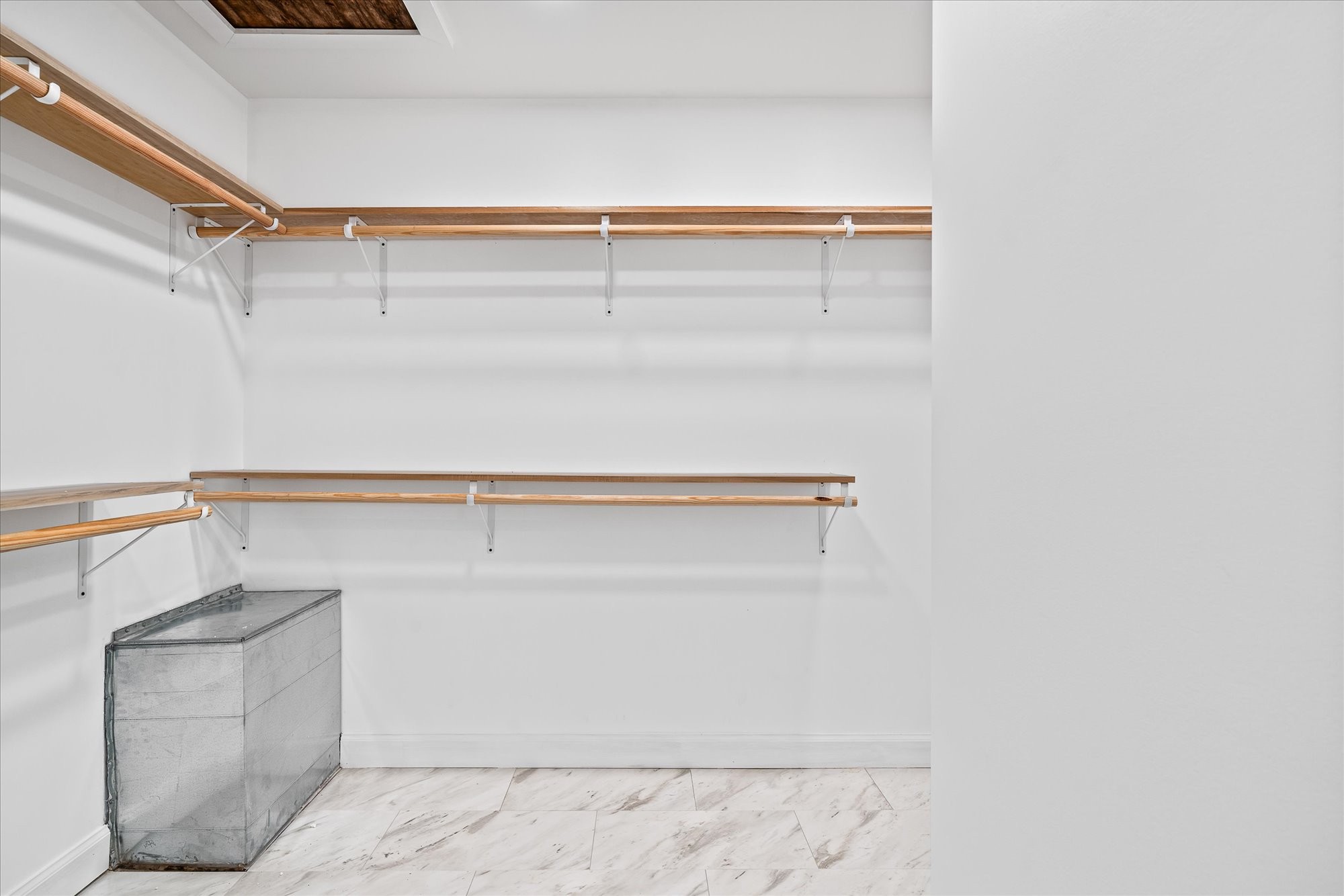 806 Robinson Ridge Road Baxter, TN 38544 - Photo 26 of 36 a close view of closet