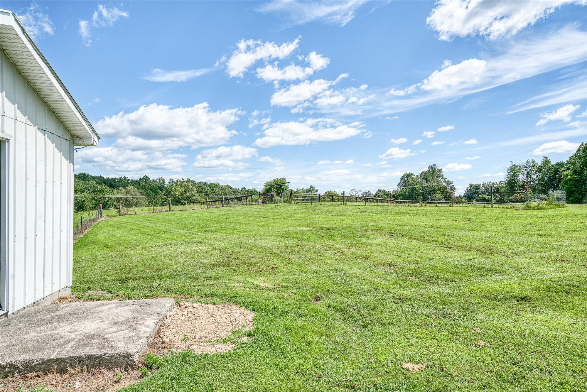 806 Robinson Ridge Road Baxter, TN 38544 - Photo 34 of 36 a view of a garden with an outdoor space