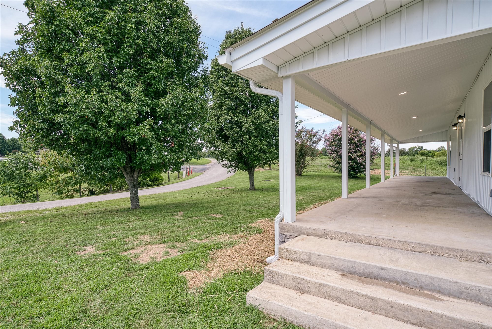 806 Robinson Ridge Road Baxter, TN 38544 - Photo 6 of 36 a view of backyard with green space