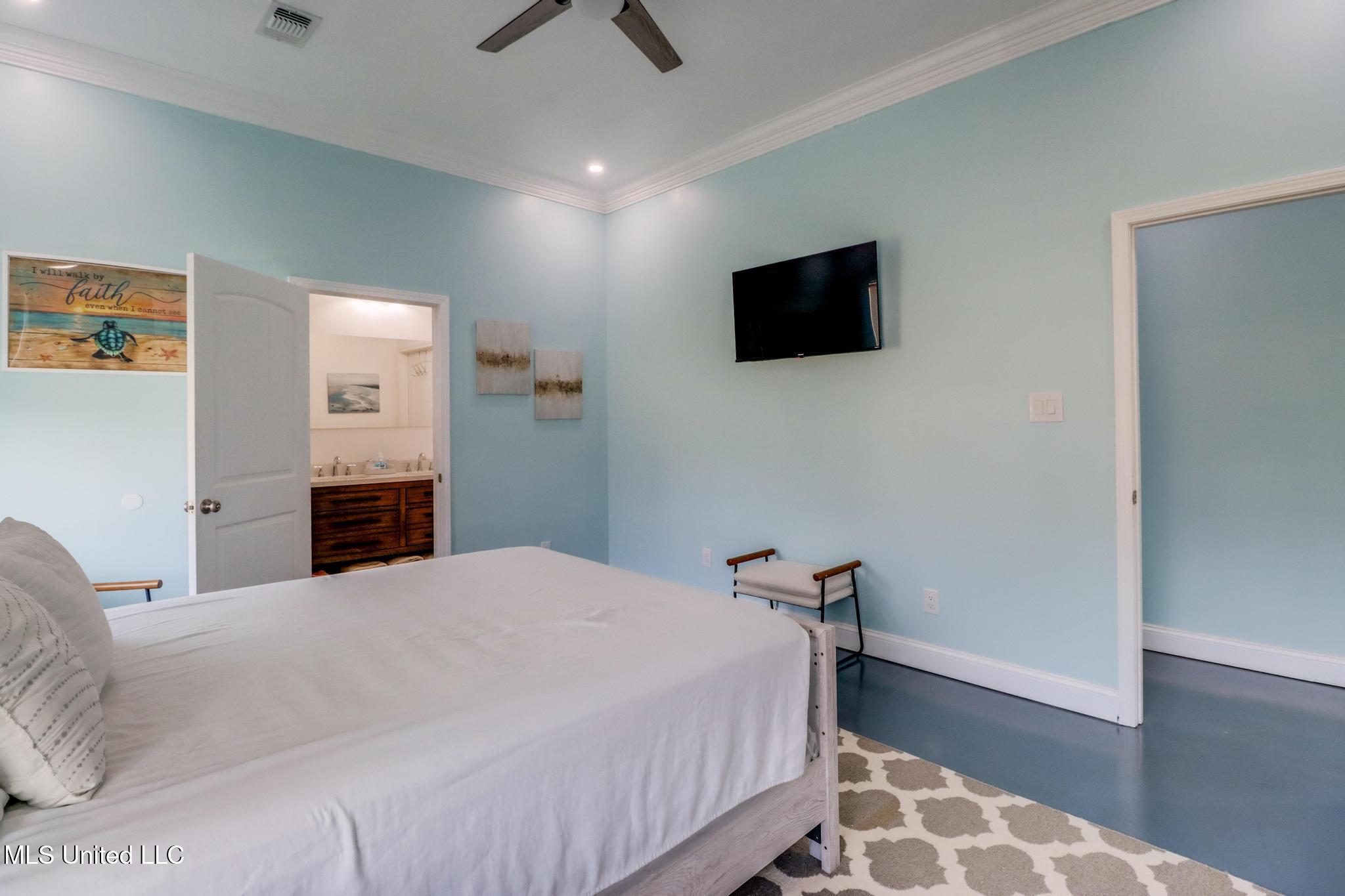 306 Cowan Road Gulfport, MS 39507 - Photo 13 of 27 IMG_8482
