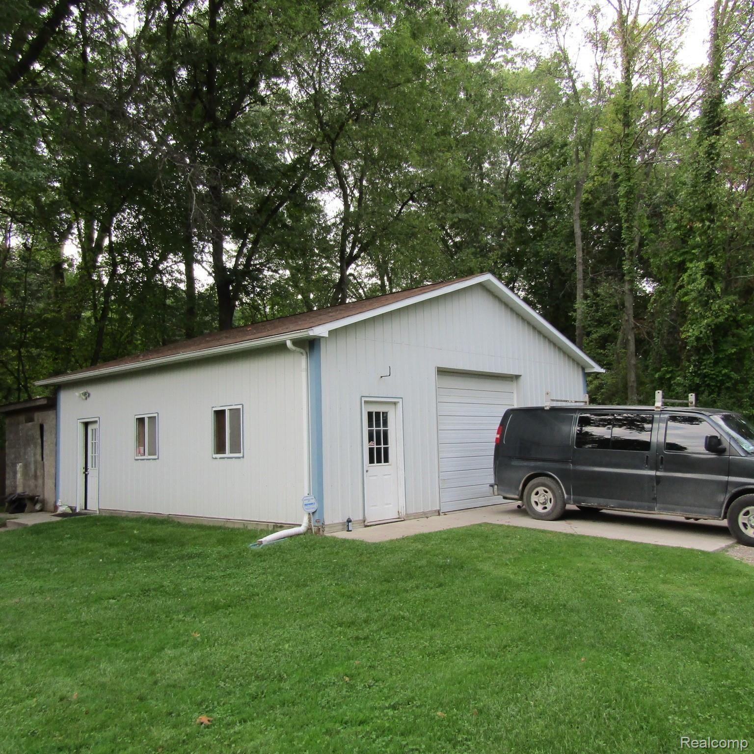 3747 East Coon Lake Road Howell, MI 48843 - Photo 8 of 26 IMG_0674.JPG