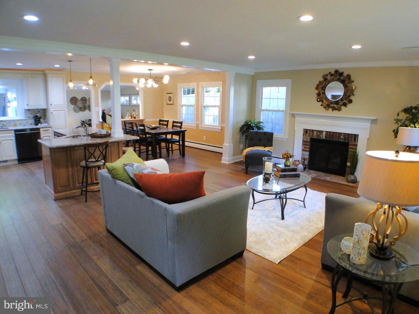 62 Arlington Road Devon, PA 19333 - Photo 3 of 25 Living Room