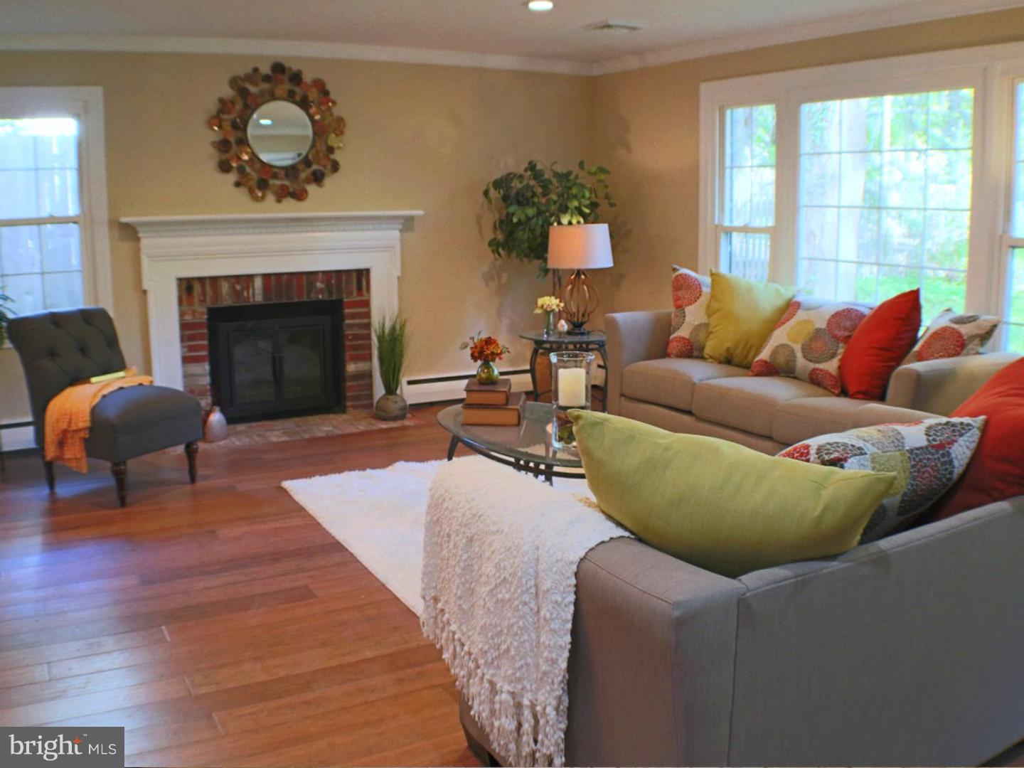 62 Arlington Road Devon, PA 19333 - Photo 6 of 25 Living Room