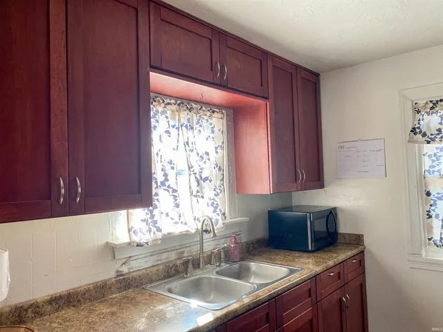 $125,000 | 424 East South Street, Winchester, IN 47394