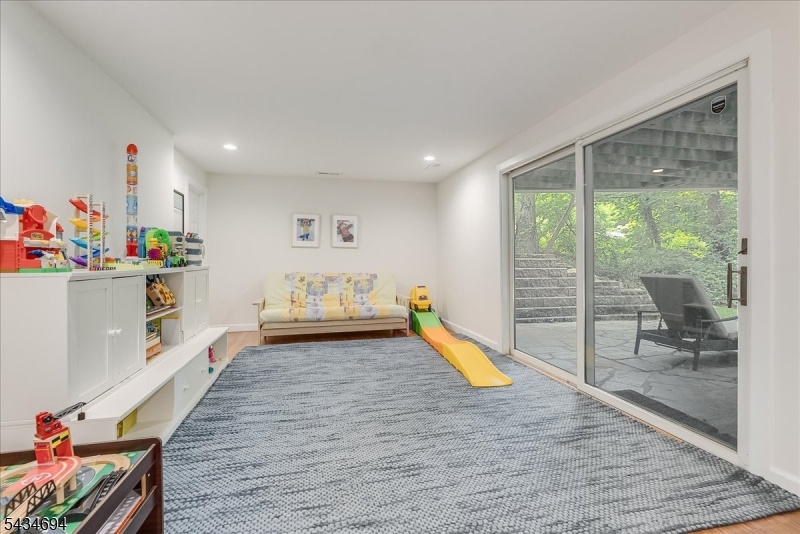 5 Persimmon Way Springfield, NJ 07081 - Photo 15 of 23