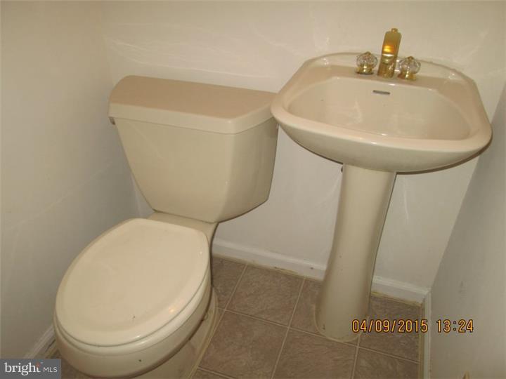 11731 Millbrook Road Philadelphia, PA 19154 - Photo 5 of 14 Bathroom